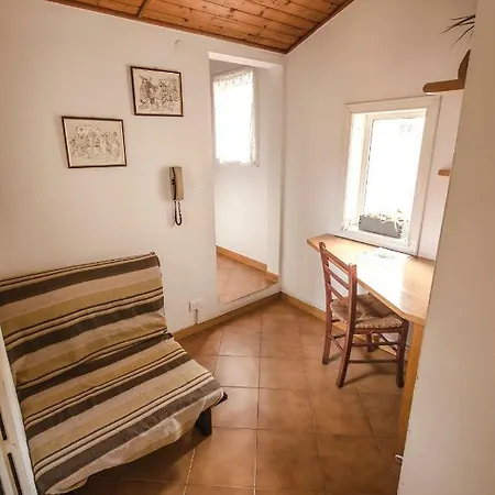 Sigismondo Lägenhet *
